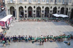 Scout in piazza Palazzo di Città